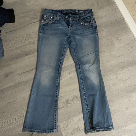 Miss Me Mid-Raise Easy Boot Jeans - Picture 2 of 5